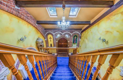 Seaside Chapel Retreat - 3-Bed Church Conversion - Snug Cinema & Free Parking - Foto 24