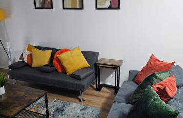 LushStay Telford - Families, Contractors & Group of Friends, long term stay - Photo 4