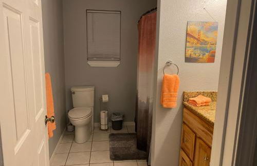 Cozy house with large free parking on premises - Foto 10