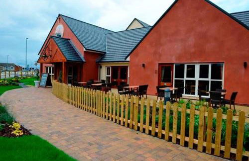 RIVER CLYDE VIEWS - PRIVATE & SPACIOUS APARTMENT - Photo 59