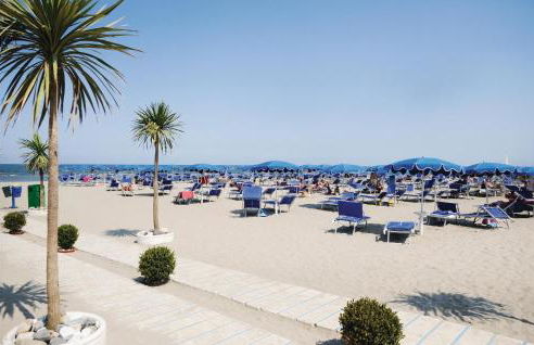 3 Bedroom Nice Home In Albarella Ro - Foto 55