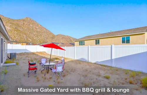 Entire Private Home with 4 Bedrooms 2 Bathrooms, Mountain Edge, New House, Ranch, Gated Yard, Available Now - Foto 14