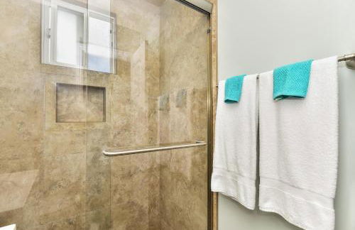 Oceanfront Back Home with View of the Sea - Photo 27