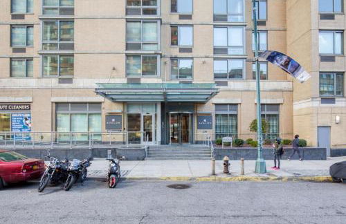 Blueground LIC pool wd nr Gantry Park NYC-1845 - Foto 26