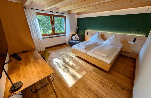 Gästehaus Philipp im Herzen des Fichtelgebirges - 5 Ferienwohnungen, großes Grundstück, Wald und Wiese, Wohnung mit privater Sauna, kostenfreie Parkplätze, WLAN - Foto 21
