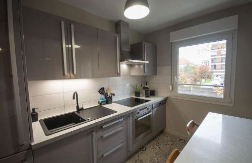 Chez Fany - Superbe appartement en résidence avec parking - Foto 11