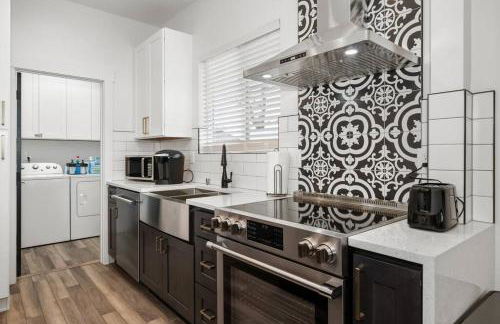 Updated Family Friendly Hillyard Gem NEW HOT TUB! - Foto 2