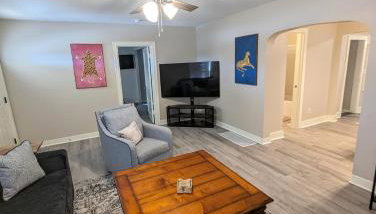 Zoobilee-on Zoo Blvd - Foto 2