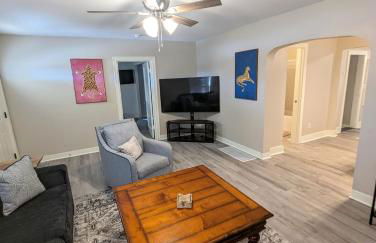 Zoobilee-on Zoo Blvd - Foto 2