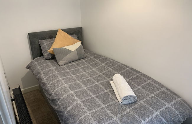 Stylish and Immaculate 2-bed Apartment in Leigh - Foto 1