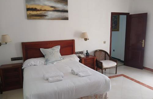 Spacious Garden Villa, private pool, huge grounds with orange trees - Foto 50