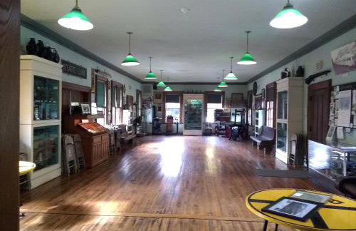 Vintage Caboose Rental in Historic Small Town near Springfield, Massachusetts - Foto 14