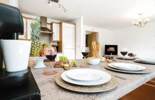 2BR Flat Near City Centre with Free Parking - Foto 21