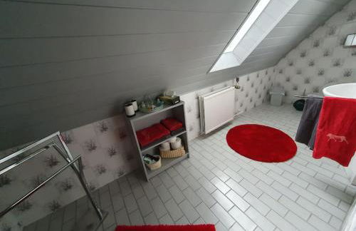 gemütliche große Wohnung in ruhiger Lage - Foto 5