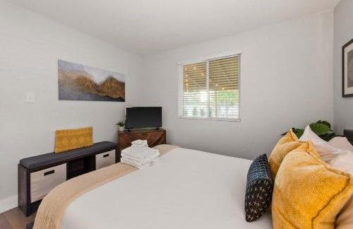 Private Upper Unit Home, Pet Friendly, Min to DT - Foto 28