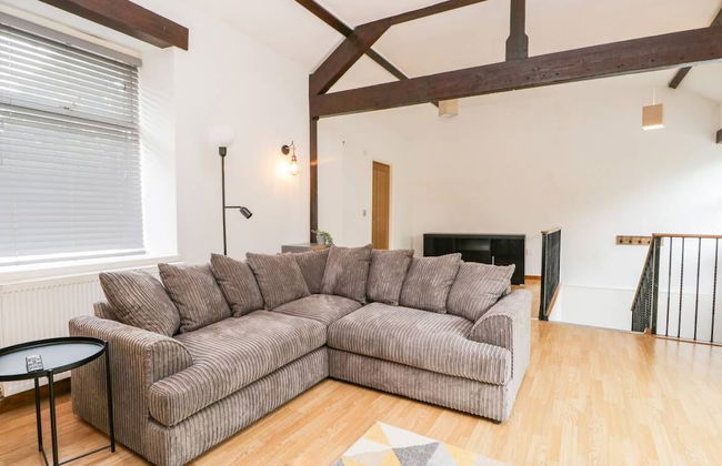 COACH HOUSE - Photo 20