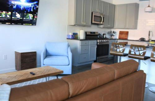 The Lawrencian Loft -2BD king & Queen beds, 2 BA - Foto 40