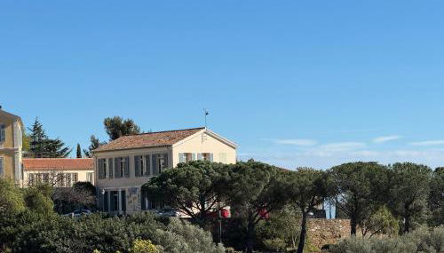 Studio le Nid, vue mer, village et collines avec terrasse - Foto 5