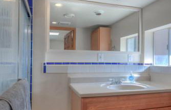 Appealing Quiet and Private Modern 2 Bedroom - Foto 20