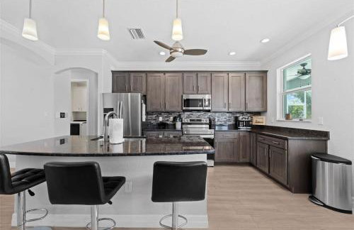 Sun-Soaked & Tranquil Getaway Relaxing Pool Area - Foto 10