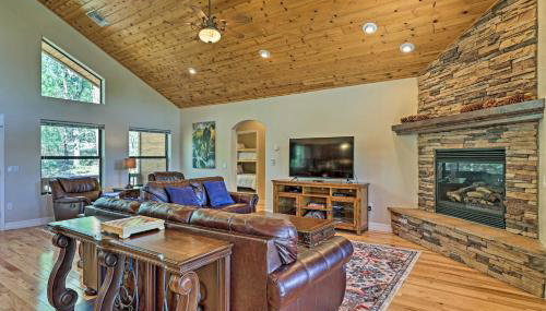 Serene Lakeside Cabin w/ Decks + Edler Lake Views! - Foto 5
