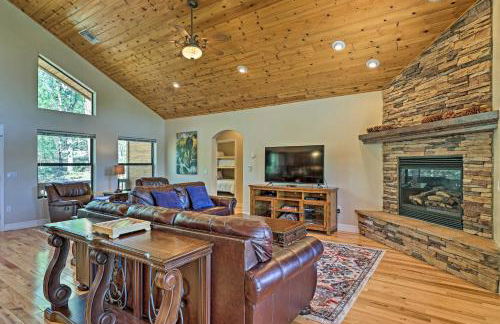 Serene Lakeside Cabin with Decks and Edler Lake Views! - Foto 5