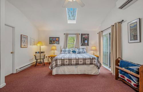 River Time Cabin - Riverfront, Hot Tub, Screen Porch, Fishing, Games, View, 3 King Beds - Photo 63