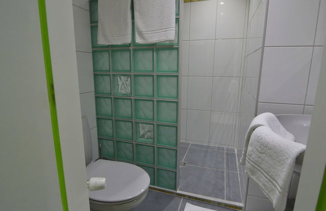 Luxurious Accommodation, Sauna, Hot Tub, Solarium, Private Bathrooms - Photo 21