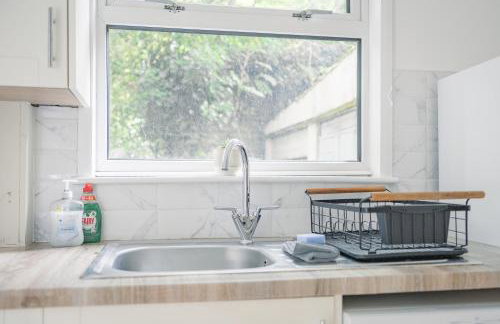 Cambridge North 3 Bedroom Family Home, Spacious Garden, BBQ & Parking - Foto 6