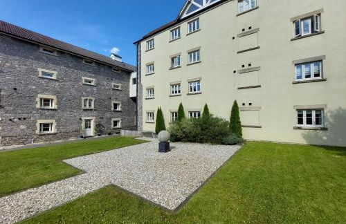 Old Brewery home with pool and gym access - Foto 7