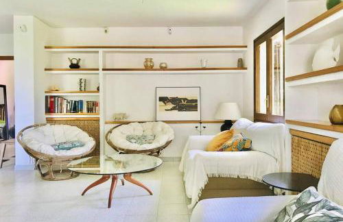 Casa mediterránea con gran jardín y piscina a 500 m de la playa - Foto 68