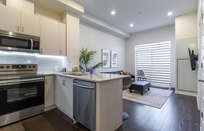 Premium 1 Bed w Rental Car Netflix Amazon - Foto 9