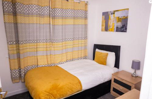 Conyngham Villa, Luxury Detached House, 6 Beds, 4BR,Large garden, Parking - Sleeps 8 - Foto 57