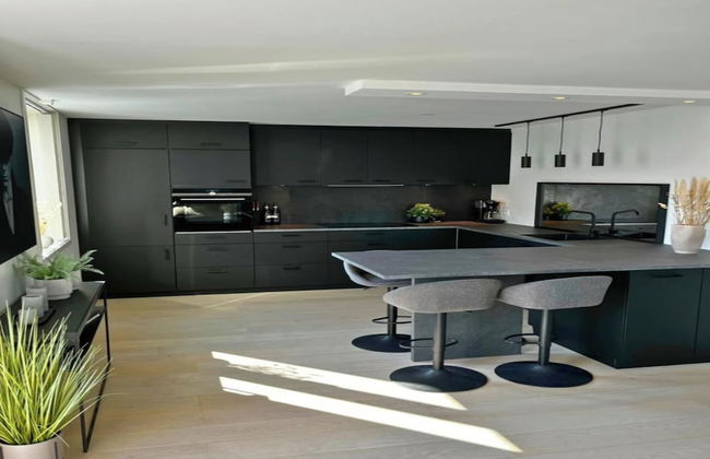 Free Parking Space, Balcony, Prime Location - Foto 14