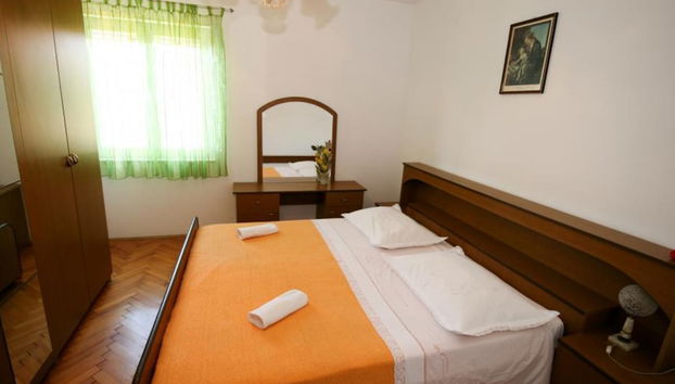 Spacious Beachfront Apartment Ciovo - Foto 2, Habitación