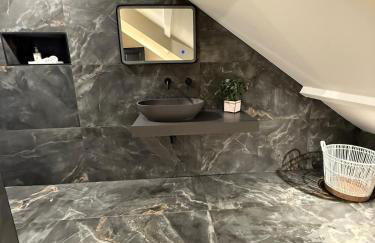 Modern 2 Bed 2 Bath Apartment in Prime Jesmond Location - Foto 3