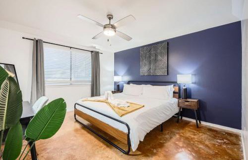 Your Cozy King Suite Getaway - Sleeps 4 - Pool, Prkg - Foto 23