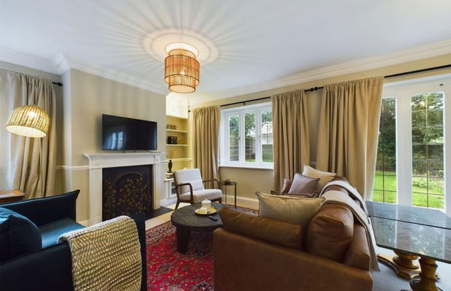 The Fosse Way Cottage - Breathtaking 5bdr Cottage With Parking Garden - Photo 1