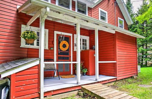 Authentic 1912 Adirondack Lake Camp with Fire Pit - Foto 27