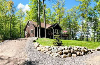 Group Lake Cabin with Ping Pong Table Loaded with Kayaks in Wisconsin - Foto 48