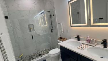 5th and M - luxury, comfort & convenience - Foto 2, towels, Shower