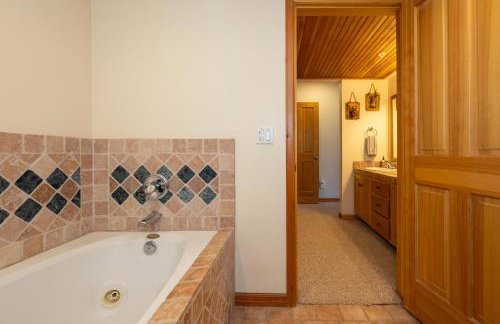 Ski in Ski out Main Street Balcony Hot Tub - Photo 28