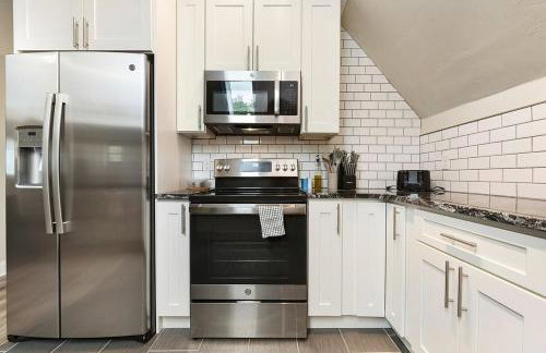 3 Bedroom House with Netflix, FREE Parking, Near Hospitals, Shopping,Food - Foto 26