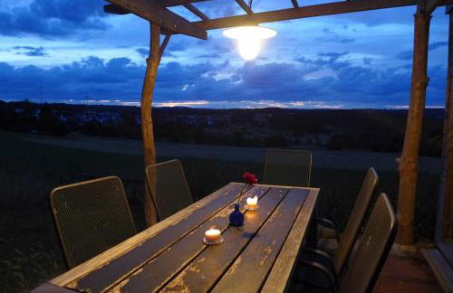 Vacation home with a view of nature, home theater, fireplace - Foto 20