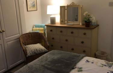 Beautiful riverfront cosy one bedroom apartment - Photo 4