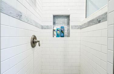 Modern 2-Bedroom Gem Close to Beverly Hills - DOH2 - Photo 21