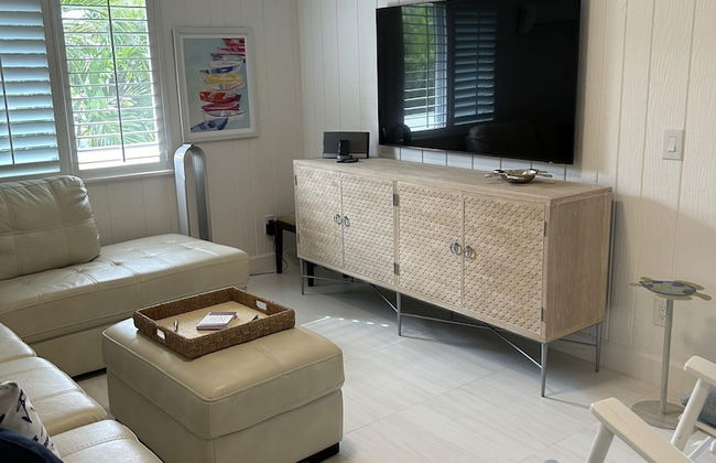 Beautiful Updated Stilted Home Makes For A Super Getaway. 3 Bedroom Home by RedAwning - Foto 19