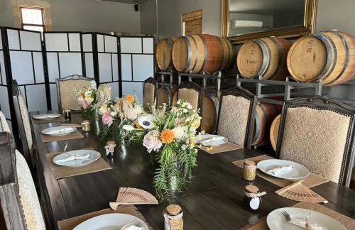 Casita Vino Dog-Friendly Vineyard Retreat & Stay - Photo 24