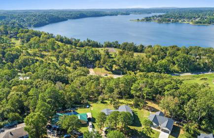 Lake Retreat Hot Tub Game Room Grill - Foto 57