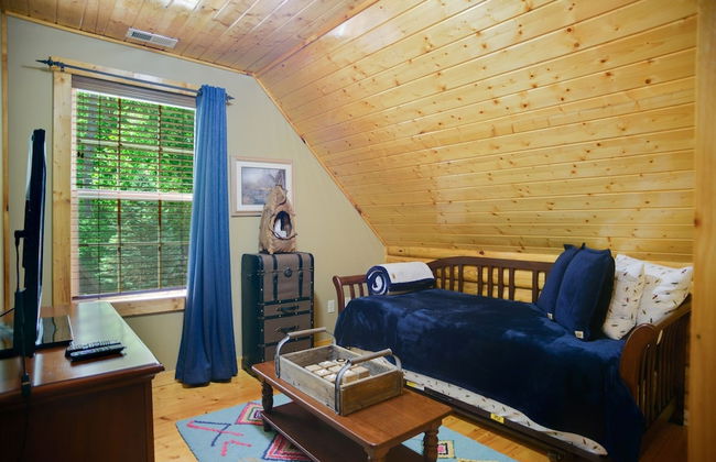 Tree Top Lodge - Gorgeous Lake Cabin With Hot Tub & Magnificent Views Of Forests And Mountains! 3 Bedroom Cabin by Redawning - Foto 67